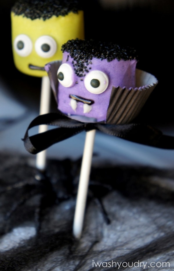 9. Граф Дракула из маршмеллоу