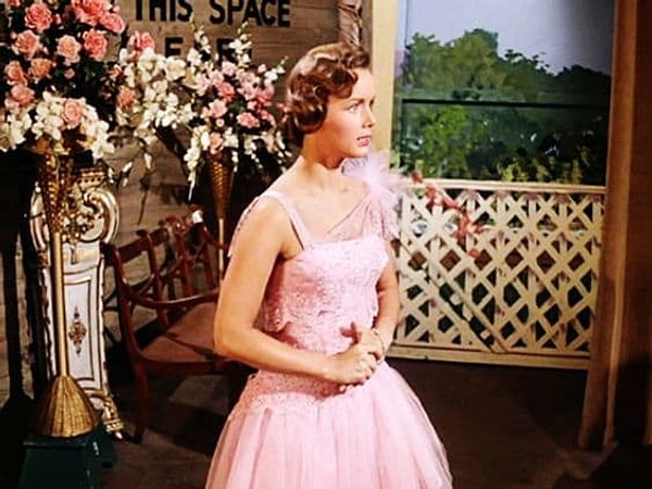 7. "Поющие под дождём"