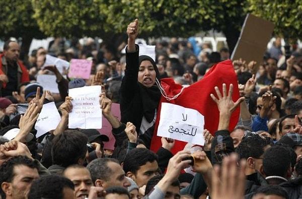 Arap Baharı seyyar satıcının protestosuyla başlamıştı