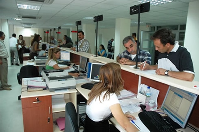 Bunun üzerine Kemal Bey de bu duruma epey sinirlenmiş ve toplam 2.500 TL'lik aidat tutarı ile ilginç bir maceraya yelken açmış.