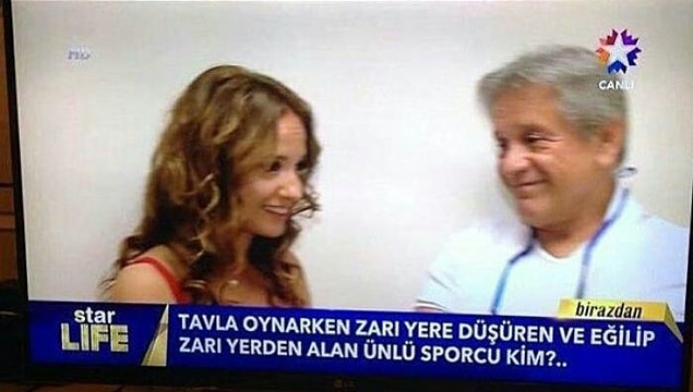 17. Ne kadar ayıp bir davranış bu ya? Zarı yere düşürmüş bir de eğilip yerden alıyor. Yazıklar olsun!