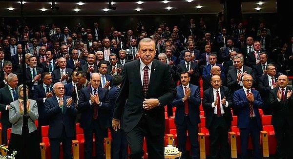 Bu davada, ilk sırada Cumhurbaşkanı Tayyip Erdoğan’ın olduğu 997 müşteki var.