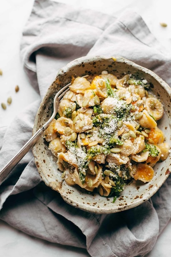 4. Сливочные ореккьетте с пармезаном, мускатной тыквой и брокколи