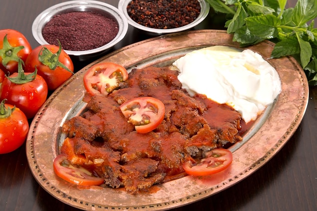 6. İskender kebabın yanında yoğurt geliyor diye ayrana gerek görmeyenler ve yine de ayranı olmazsa olmaz olarak görenler.