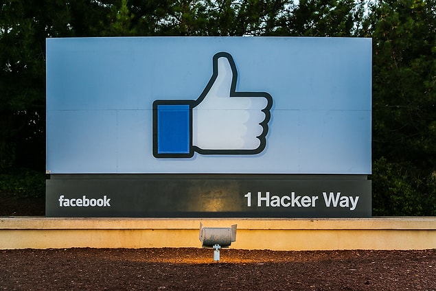 7. Ancak bir süre sonra caddenin adı Hacker Yolu olarak değişti.
