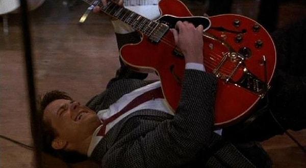 9. 'Back to the Future'da Marty'nin çaldığı gitar.