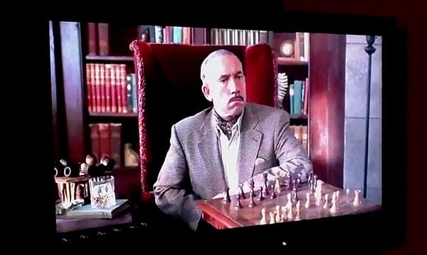 15. 'Ace Ventura: When Nature Calls' filminin bu sahnesindeki satranç tahtasına dikkatlice bakın.