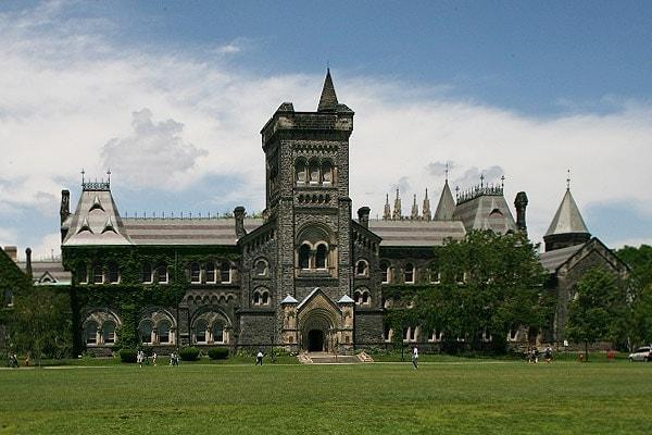 11. Toronto Üniversitesi / Toronto - Kanada