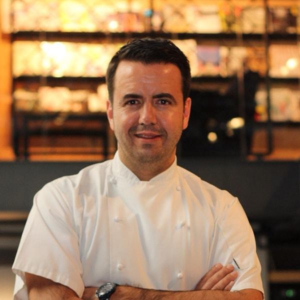 2. Murat Bozok'un Michelin Yıldızlı restoranlarda çalıştığını biliyor muydunuz?