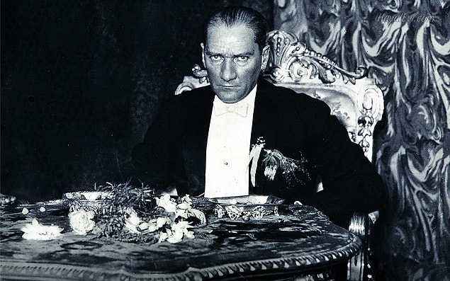 12. Geldik son soruya. Mustafa Kemal Atatürk'e "Mareşallik" ünvanı hangi savaştan sonra verilmiştir?