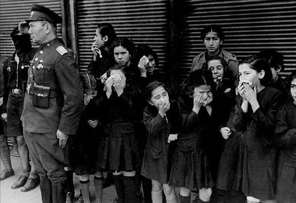 14. Atatürk çocuklarını yasa boğan bir gün.