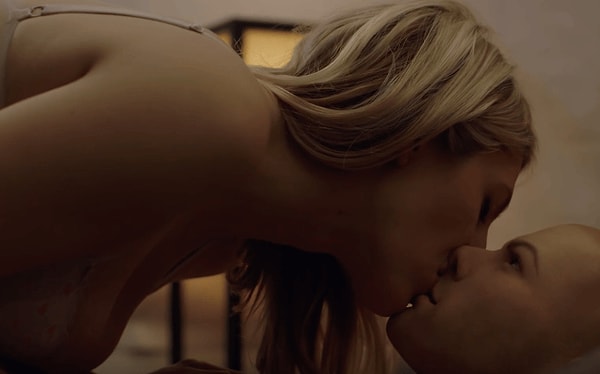 4. Карли утверждает, что мужчины вот уже много лет пользуются секс-куклами, но для женщин такой опыт всегда был под запретом