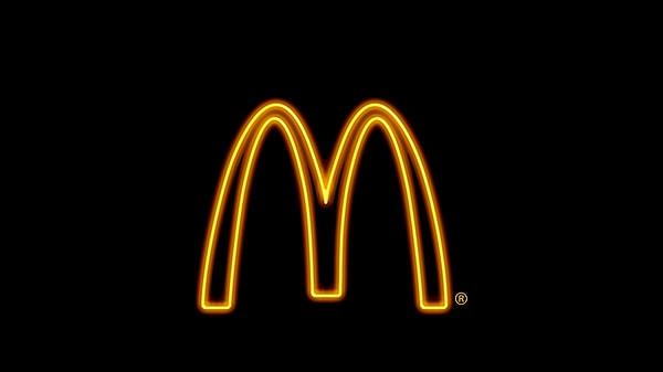 İşte McDonald's'ın meşhur logosunun, basit bir M harfinden ibaret olmaktan ziyade, annenin besleyici göğüslerini simgelediği söylenir.