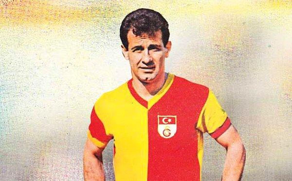 Galatasaraylı Metin Oktay'ın ise rekabette 19 golü bulunuyor.