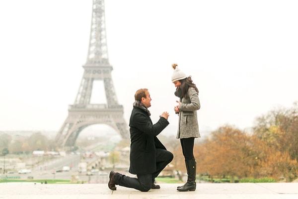 2024 yılbaşı tatilinde Paris'te kumral bir mühendisle evleneceksin!