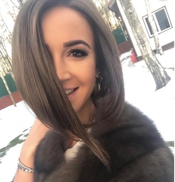 1. Теперь Бузова шатенка!