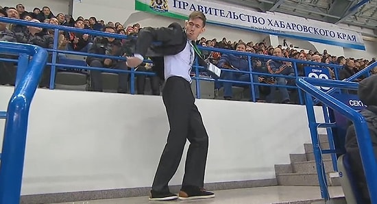 Michael Jackson Şarkısına Kendini Kaptıran Güvenlik Görevlisinden Muazzam Şov