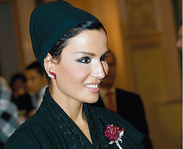 9. Моза бинт Насер аль Миснед, вторая жена бывшего эмира Катара