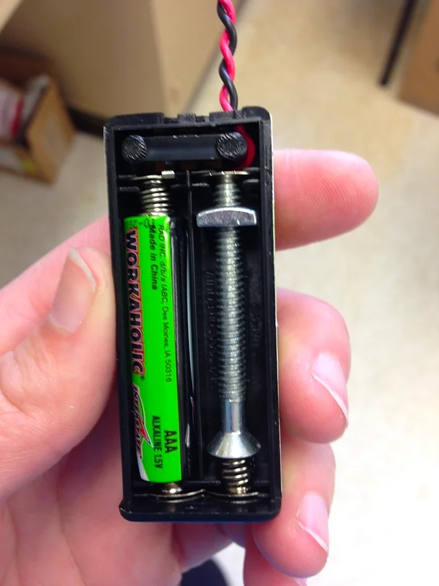 Wussten Sie, dass nur eine Batterie in der Fernbedienung ausreicht?