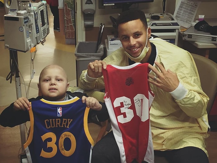 Stephen Curry'nin Ziyaret Ettiği Lösemi Hastası Çocuğun Paha Biçilemez Tepkisi