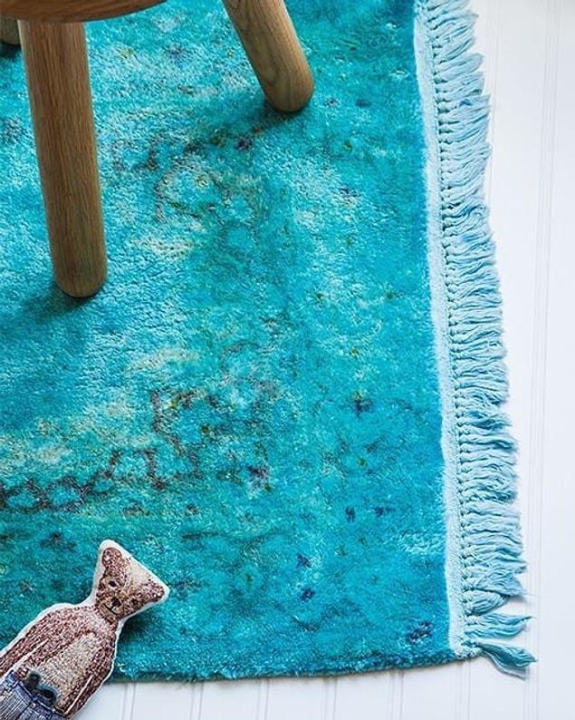 4. The carpets which get stains all the time can be annoying, but they can also be masterpieces if you paint them!
