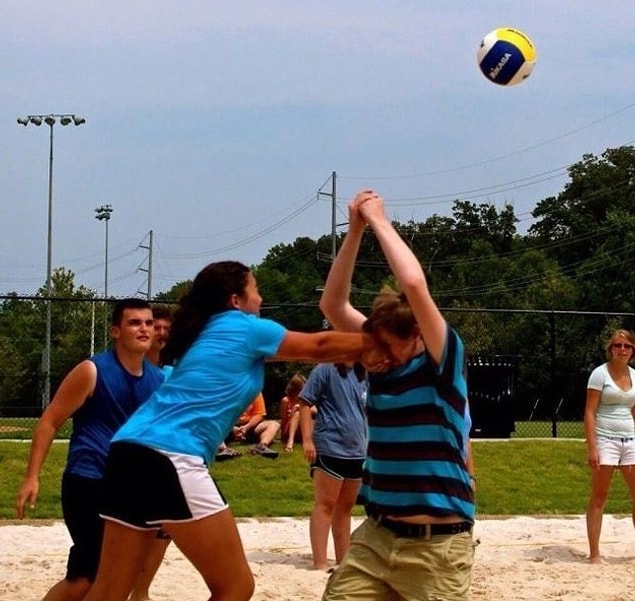 1. 2016 was like this harsh volleyball match: