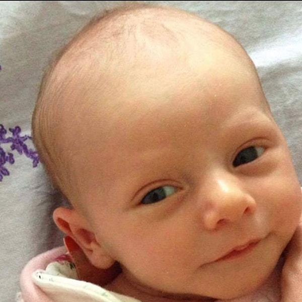 Несколько недель назад на свет появилась его дочь.