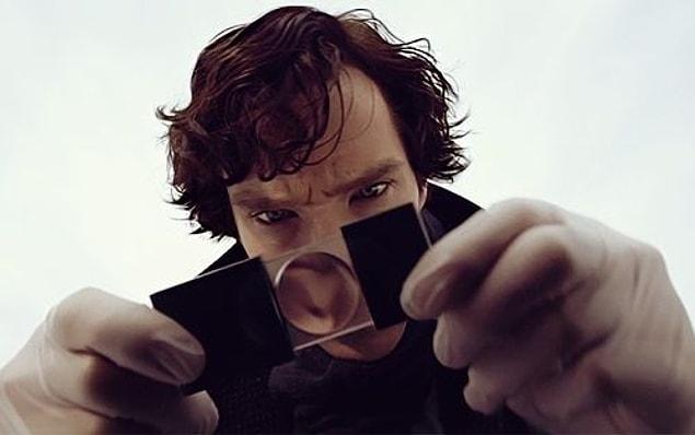 15. The first book of Sherlock Holmes series, A Study in Scarlet,  was the first literary work, where a magnifying glass is used as a crime scene tool. The image of "man holding a magnifying glass" that comes to mind when we hear the word 'detective' stems from this!