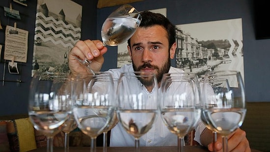 Suyun Lezzeti Ondan Soruluyor,  Karşınızda Su Tadımcısı!