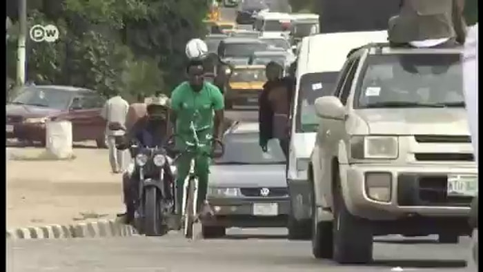 Kafasında Topla 103 Kilometre Giden Futbolcu