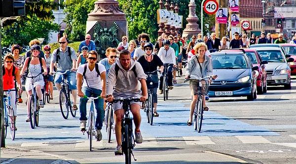 Kentte motorlu araç kullanımını azaltmak ve bisiklet kullanımını teşvik etmek üzere uzun yıllardır birçok düzenleme uygulanıyor.