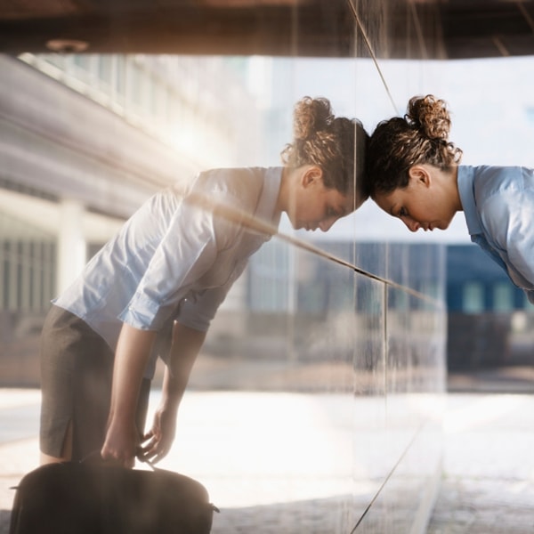 9. Они избегают излишне эмоциональных событий и ситуаций