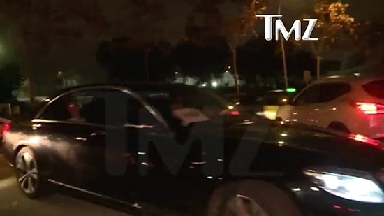 Джастин Бибер ударил поклонника!