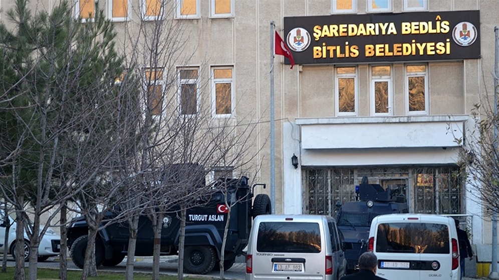 Bitlis Belediyesi'ne Operasyon: Eş Başkanlar Gözaltında