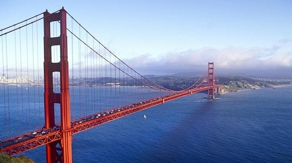8. ABD'nin San Francisco kentinde bulunan Golden Gate Köprüsü, dünyada bugüne kadar en çok intihar vakasının yaşandığı noktadır.