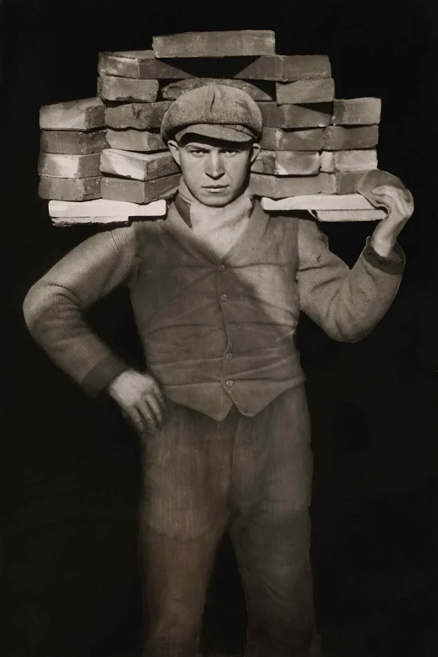 "Каменщик", Август Зандер, 1928