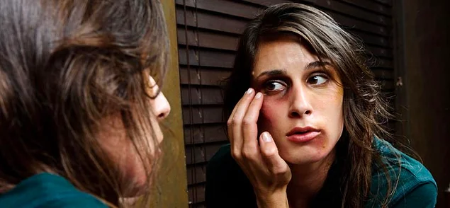 В еропейских странах по этому поводу тоже пора бить тревогу. Например, в Голландии ежегодно около 200.000 женщин сталкиваются с домашним насилием.