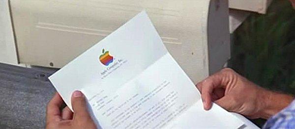 21. Forrest Gump'ta, Forrest, Apple şirketine yatırım yaptığı için şirketten bir teşekkür mektubu alıyor. Fakat...