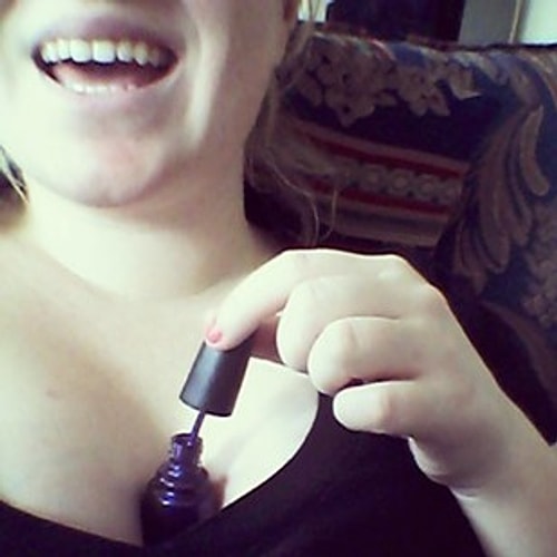 They work as a perfect table for your small stuff, such as nail polish, phones, and pens.