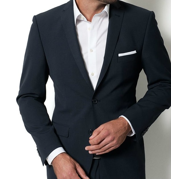 6. Манжеты сорочки должны быть чуть длиннее рукавов пиджака