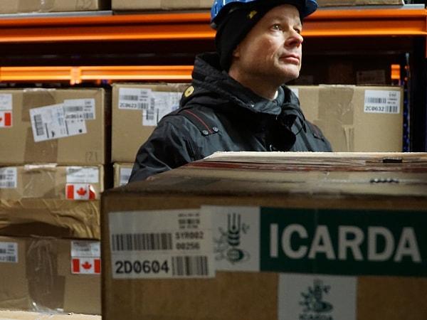 Suriye'de bulunan tohum bankası ICARDA, 2015 yılında savaştan zarar gören deposunu, Svalbard'dan aldığı yardımla yeniledi.