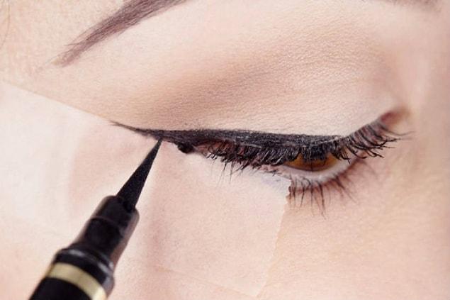 8. Getting a perfect ’cat’ eye is easy.