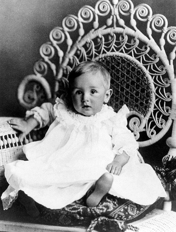 1. Walt Disney 1 yaşında, 1902.