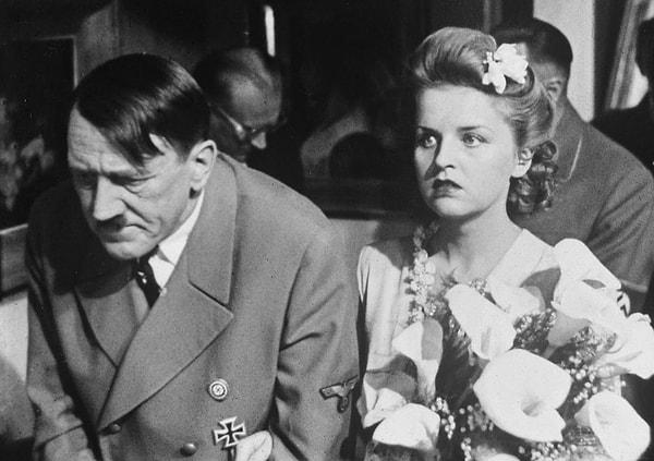 Fotoğrafları değerlendirmek gerekirse çekildikleri sırada Eva Berghof'ta Hitler'in yaz evinde kalıyordu.