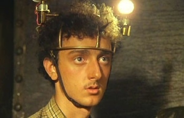 8. Что по совету скрипача надо крутить дяде Вове?