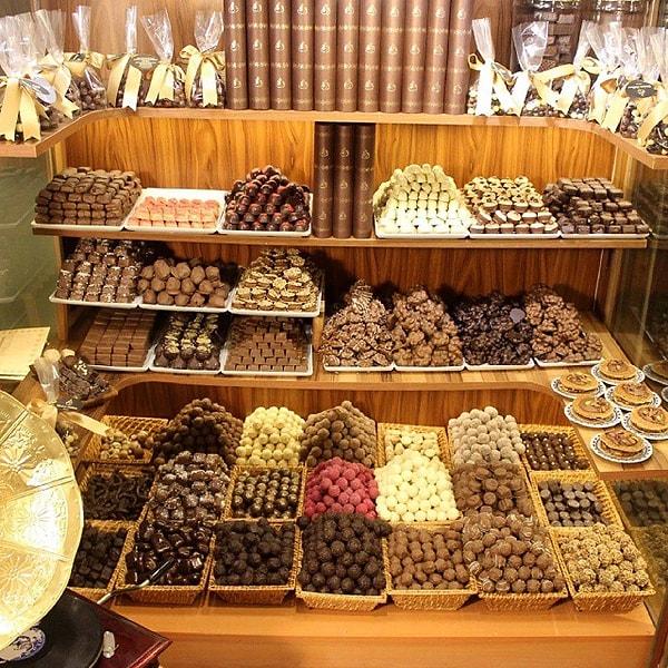 1. Çikolata Dükkanları