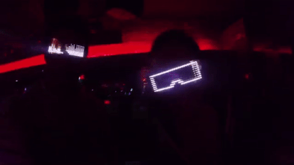 22. Светодиодные очки, позволяющие устанавливать пользовательскую анимацию и сообщения