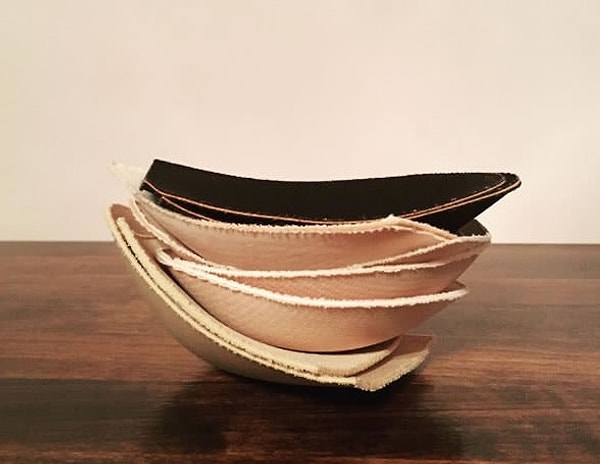 6. Абсолютно все думают, что ты пихаешь себе в бюстгальтер поролон или салфетки, но ты всего лишь покупаешь лифчики с самым крутым пуш-апом