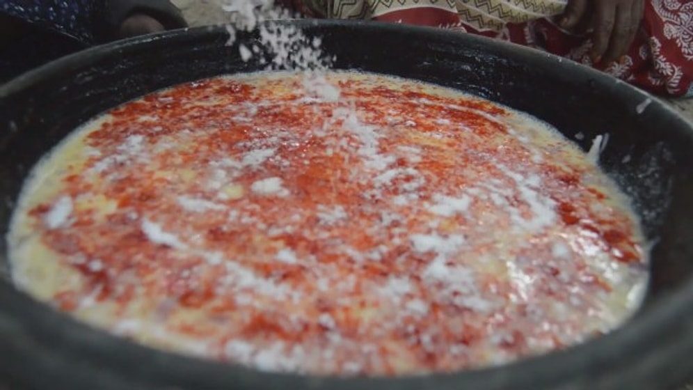 Sokak Lezzetleri: Hindistan Usulü Mega Omlet Yapımı