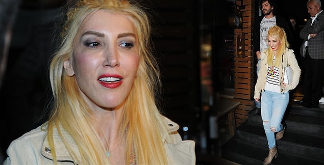 4. Türkiye'nin Lady Gaga'sı olacaktı, olamadı! Hande Yener de sarıyı hiç taşıyamayanlardan oldu.